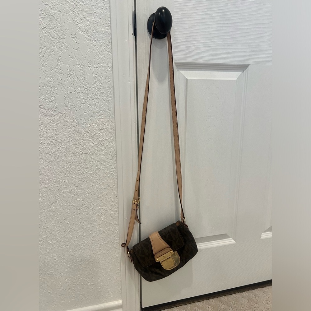 Michael Kors Jet Set Cross Body Bag